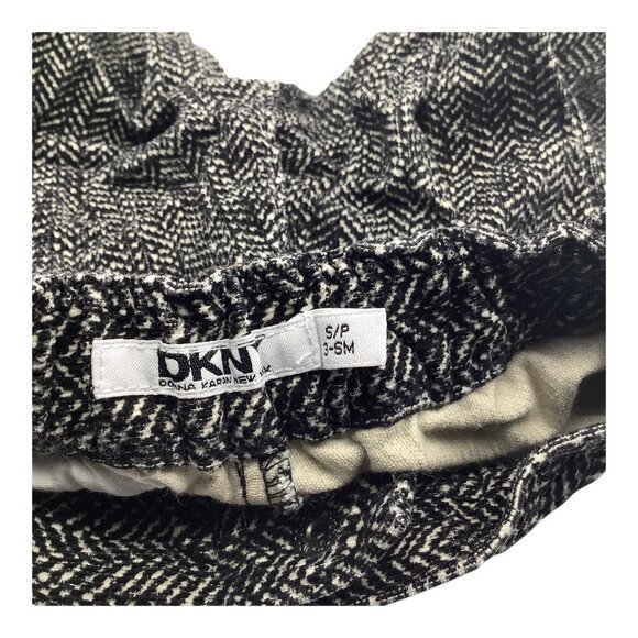 Lot Of 2 DKNY Baby Girl Pants & Jeans 3-6M Adjustable Waist Herringbone & Denim - Picture 5 of 16
